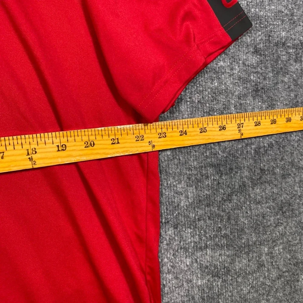 Umbro Mens Red Graphic Logo Performance T-Shirt Short Sleeve XXL Soccer Athletic